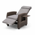 Chaise longue en rotin brun et tissu gris avec repose-pieds ajustable